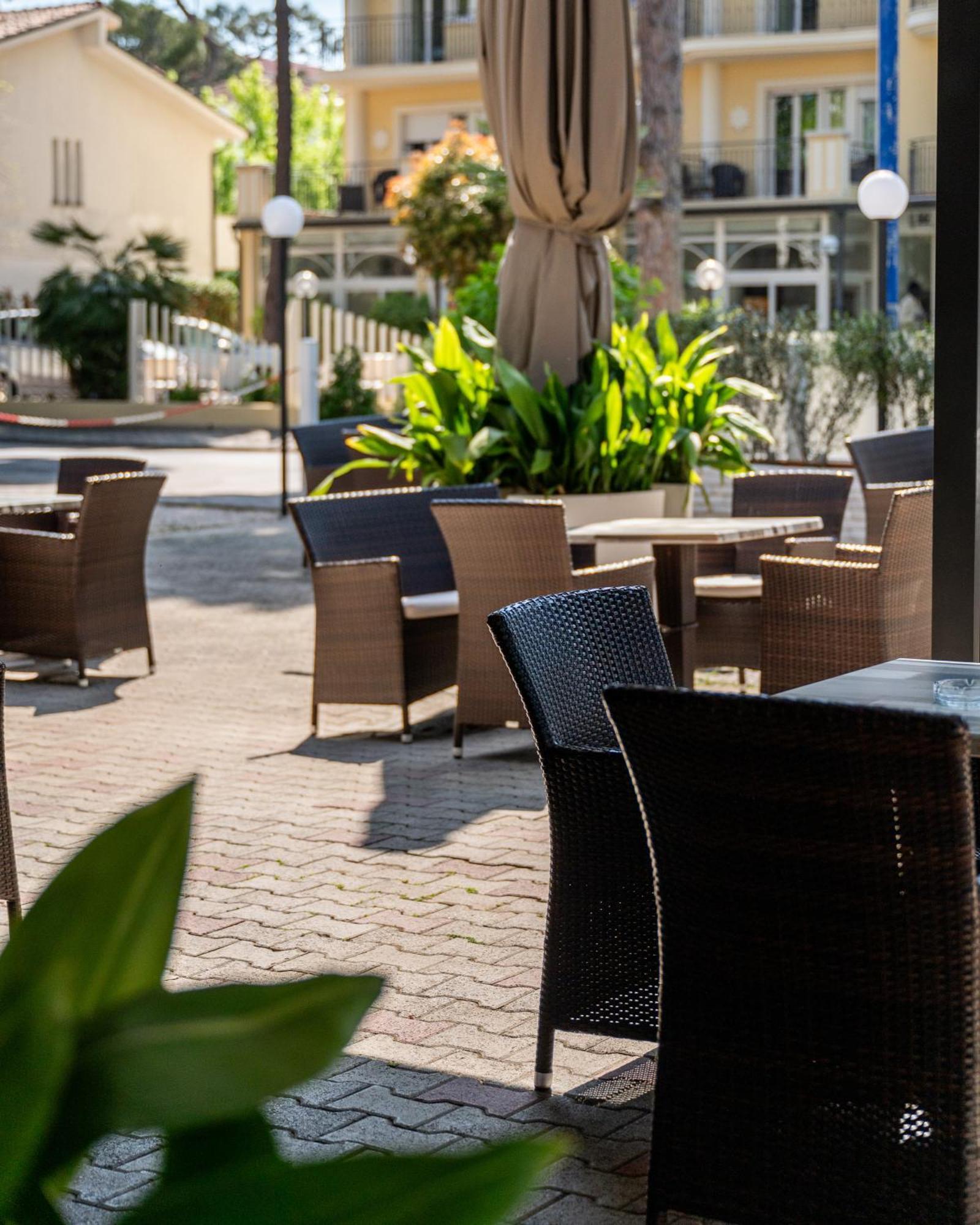 Hotel Chery Milano Marittima Exterior photo